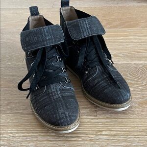 Stylish Black Plaid Women’s Boots